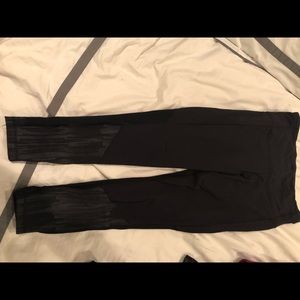 Lululemon running crops